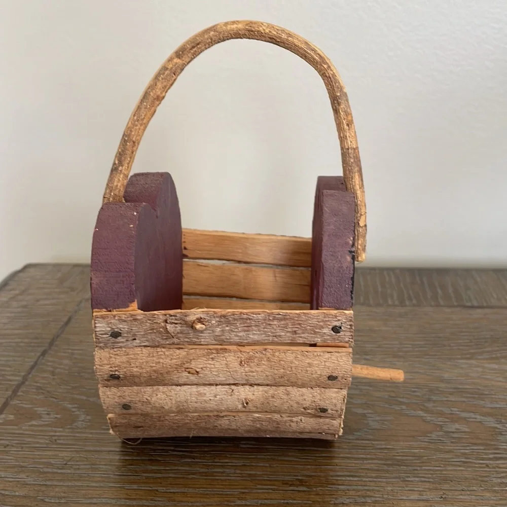 Apple Birdhouse Basket
